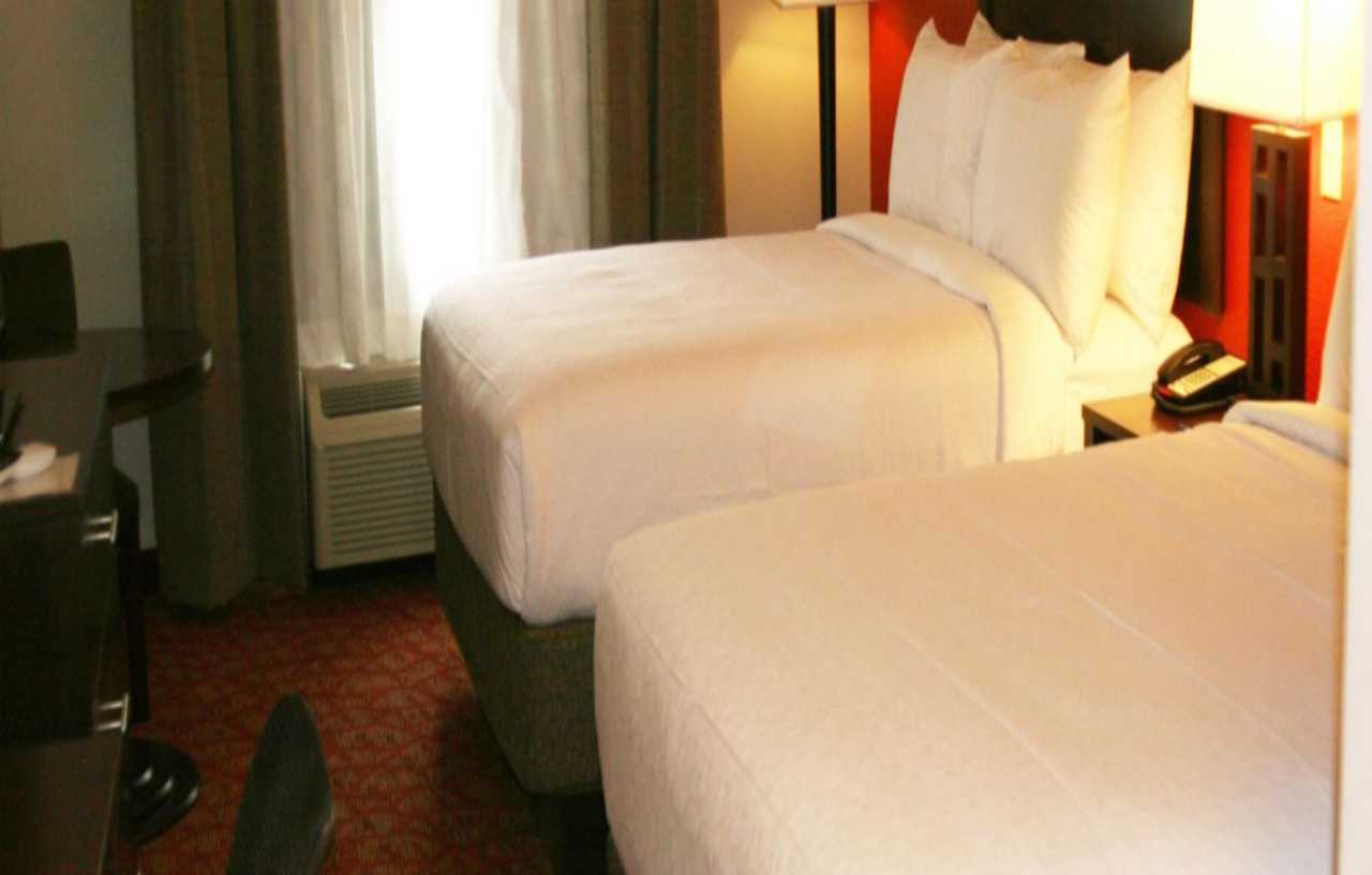 Holiday Inn Guin By Ihg Twin Exteriör bild